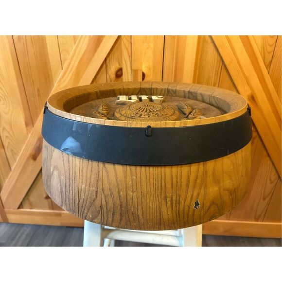 Vintage Miller Lite A FINE PILSNER BEER Barrel End Round Sign 18x18. Bar-mancave - Picture 7 of 9